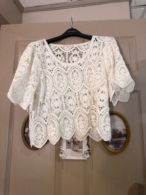 Solitaire Ivory Crochet Lace Blouse